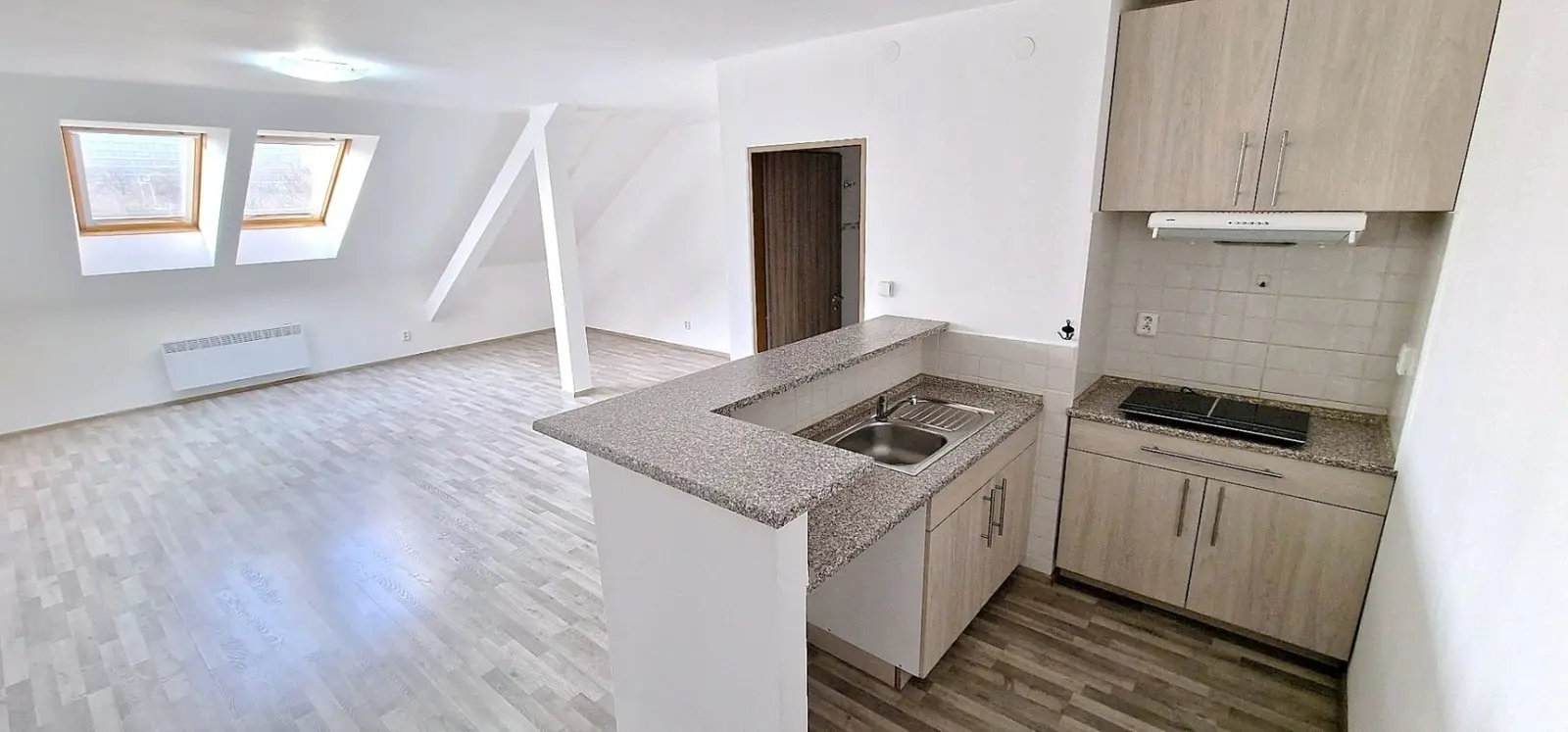 Pronájem bytu 1+kk 46 m², Zdařilá, Praha