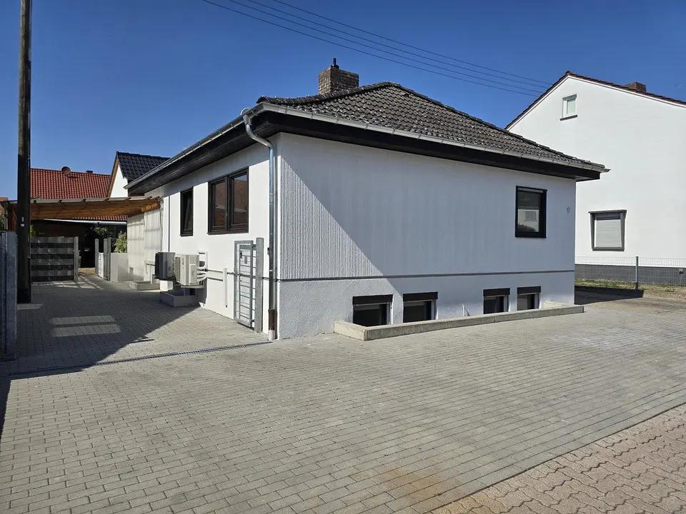Prodej domu 236 m², pozemek 571 m², Am Sträßel 17, Lustadt