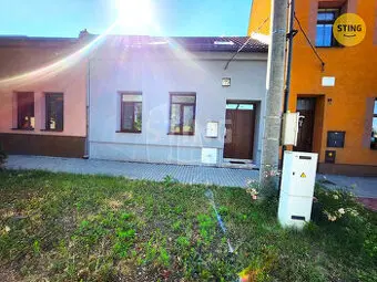 Pronájem domu 2+1 s dvorkem a zahrádkou, 136317