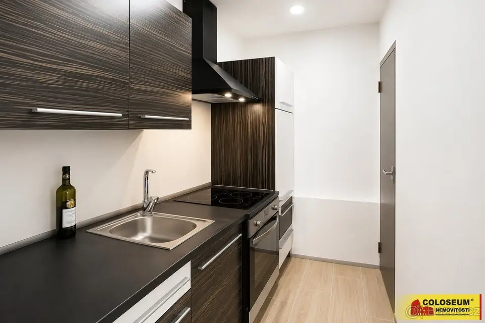 Uherský Brod, pronájem bytu OV 1+kk, 31 m2, lodžie, rekonstr