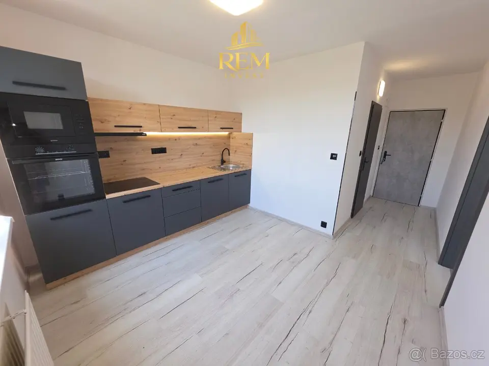 Pronájem bytu 1+1 37 m², v OV, ul. 17. listopadu, Klášterec