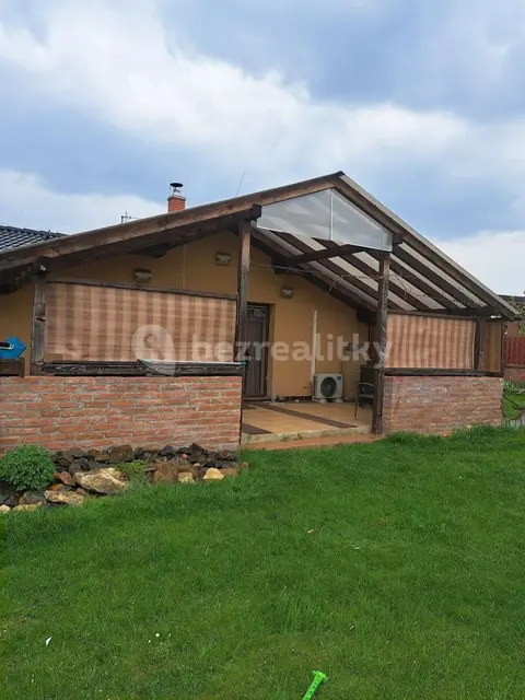 Pronájem domu 130 m², pozemek 697 m², Dlážděná, Postřižín