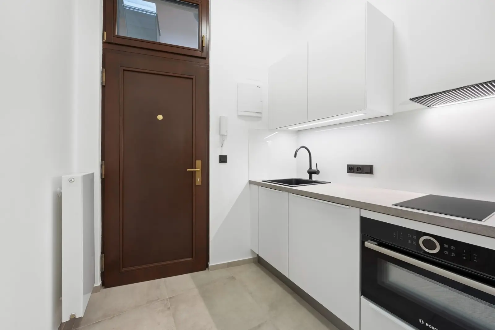 Pronájem bytu 1+kk 26 m², Ostrovní, Praha