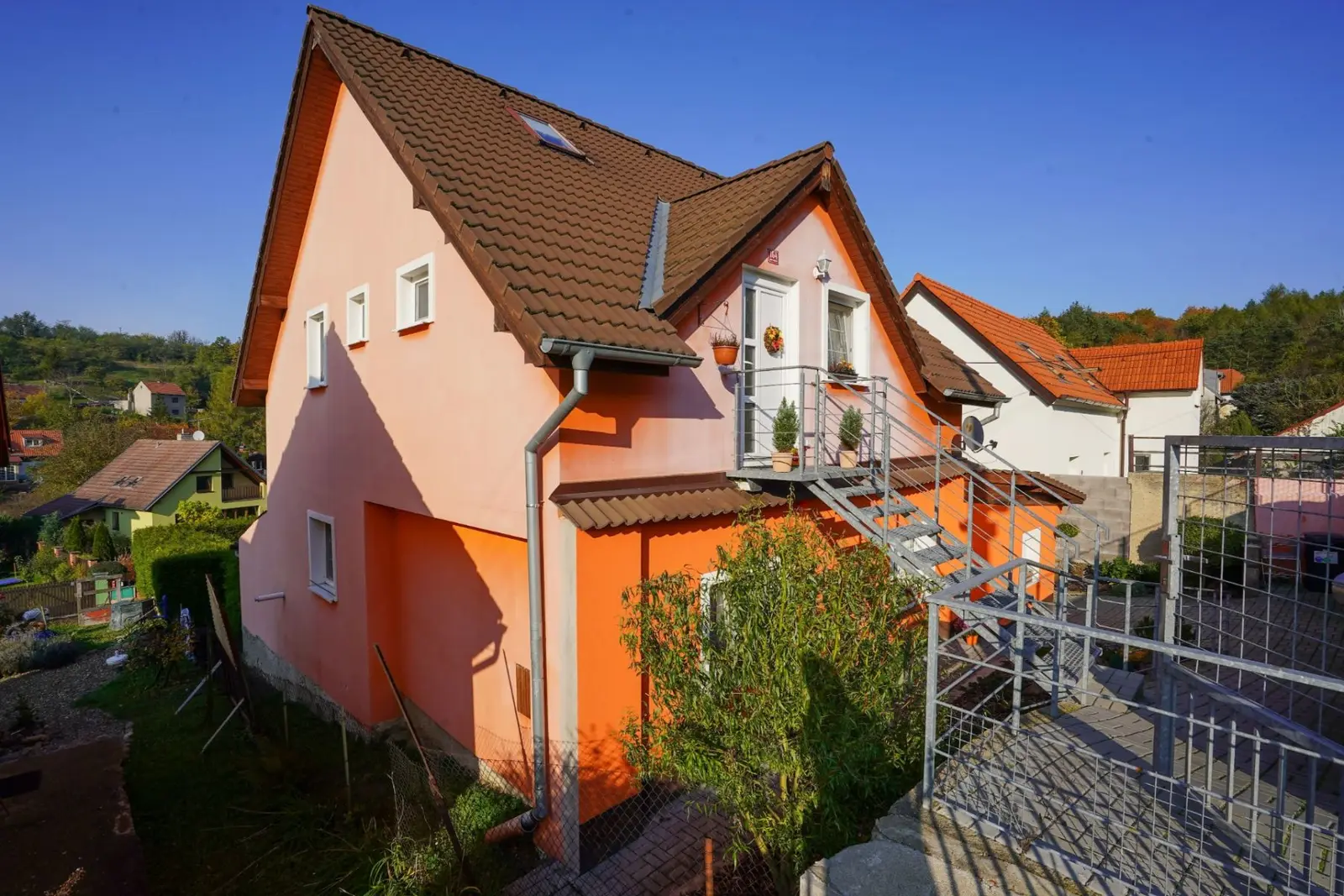 Pronájem domu 250 m², pozemek 600 m², K Višňovce, Úholičky