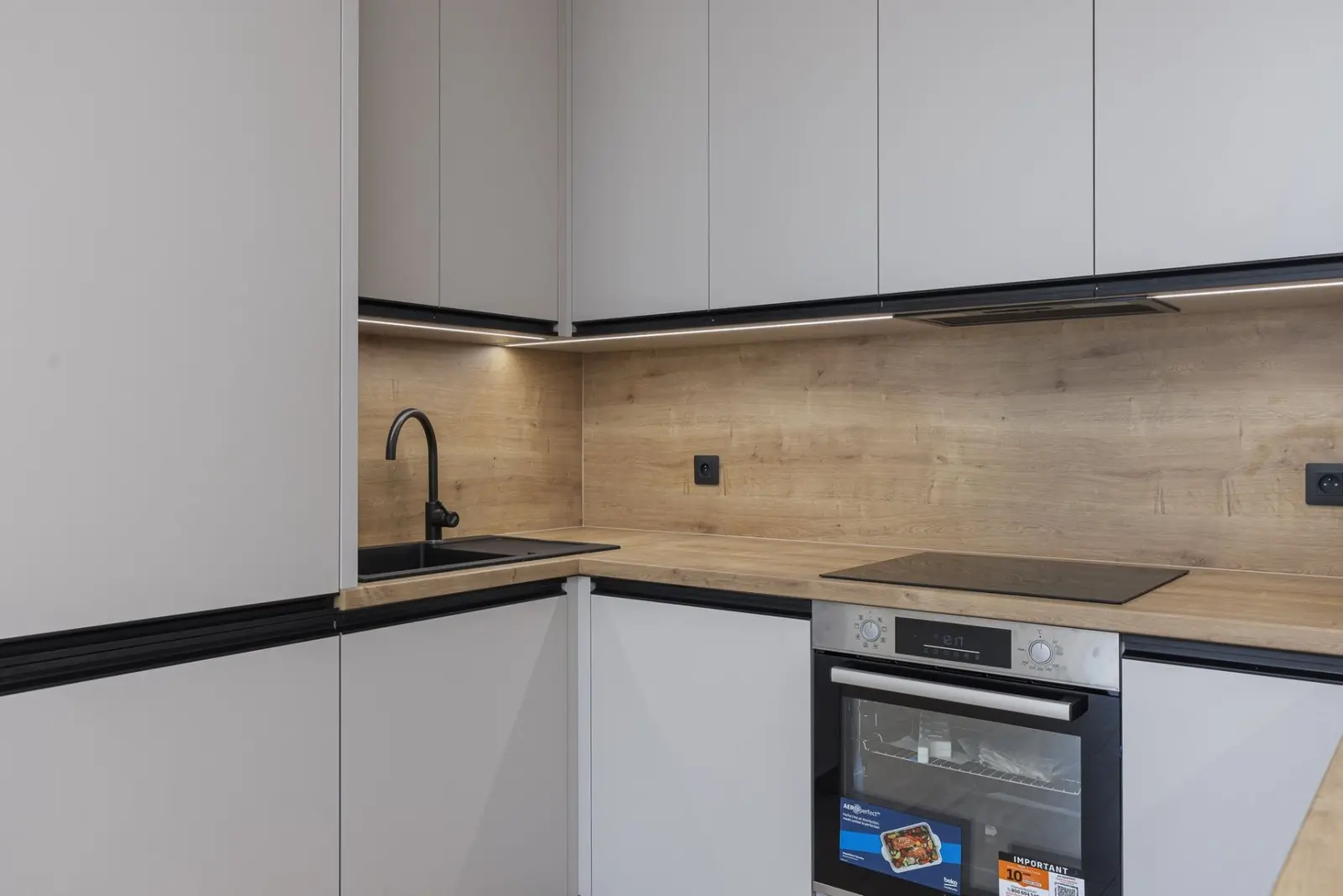 Pronájem bytu 2+kk 56 m², Nebřenická, Praha
