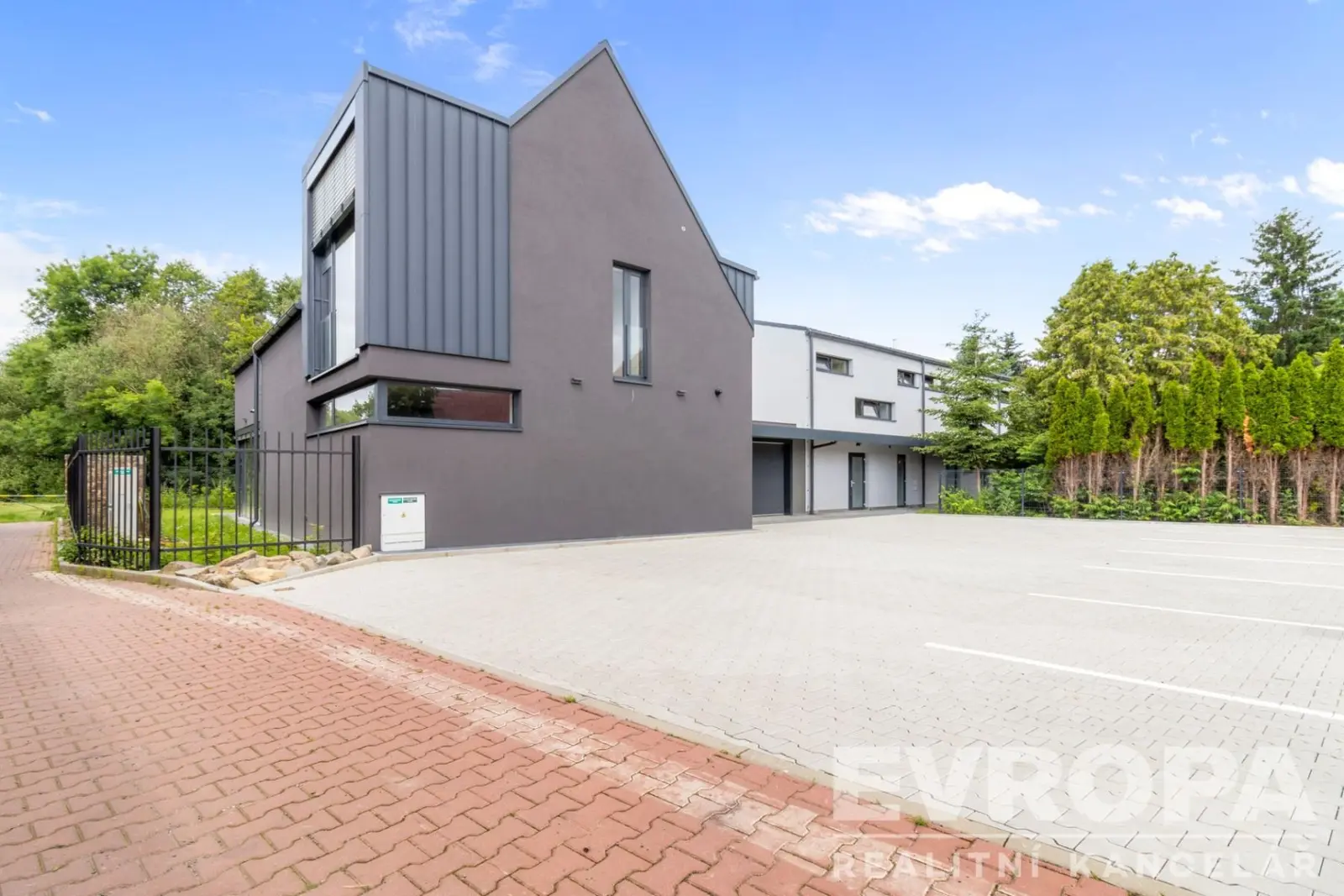 Pronájem domu 202 m², pozemek 348 m², Vinná, Praha