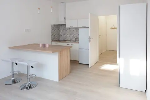 Prodej bytu 1+kk 29 m², Dvorecké náměstí, Praha