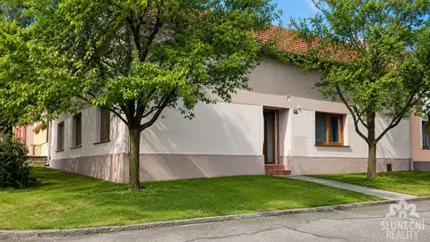Pronájem rodinného domu 3+1 s terasou, Hluk – ulice Lánská