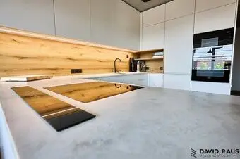 Prodej moderní novostavby 3+kk s terasou (126 m²) – design,