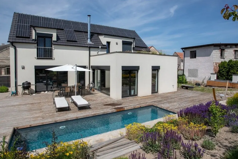 Pronájem domu 200 m², pozemek 1.000 m²,