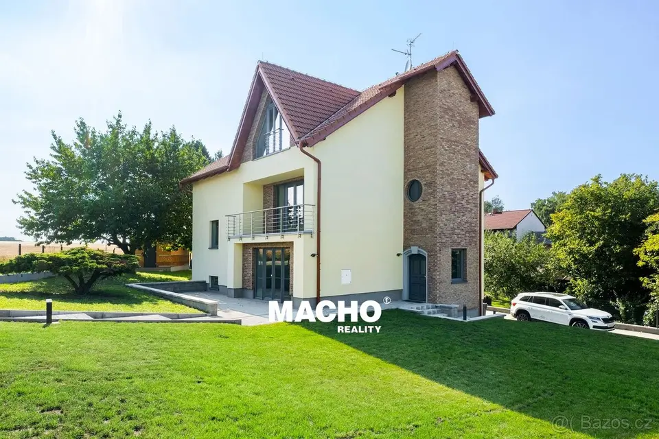 Pronájem rodinného domu 380 m², Kosoř - s možností