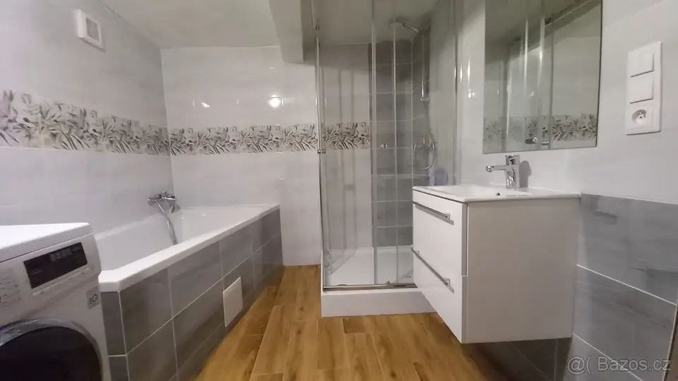 Pronájem celého domu, 84m2, zahrada, dílna