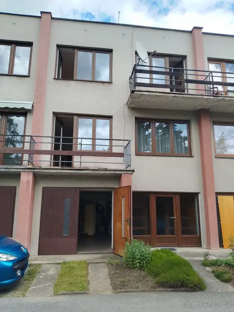 RD 4+1 s garáží a zahrádkou v Náměšti