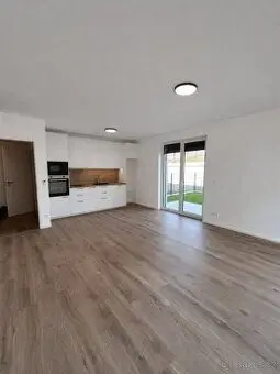 Pronájem 2kk s předzahrádkou 82m BEZ PROVIZE RK