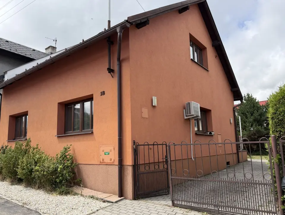 Pronájem domu 160 m², pozemek 285 m², Horova, Bruntál