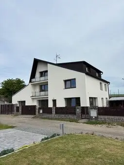 Rezidenční byt 5+1(150m2) s V.I.P.službo bez kauce.