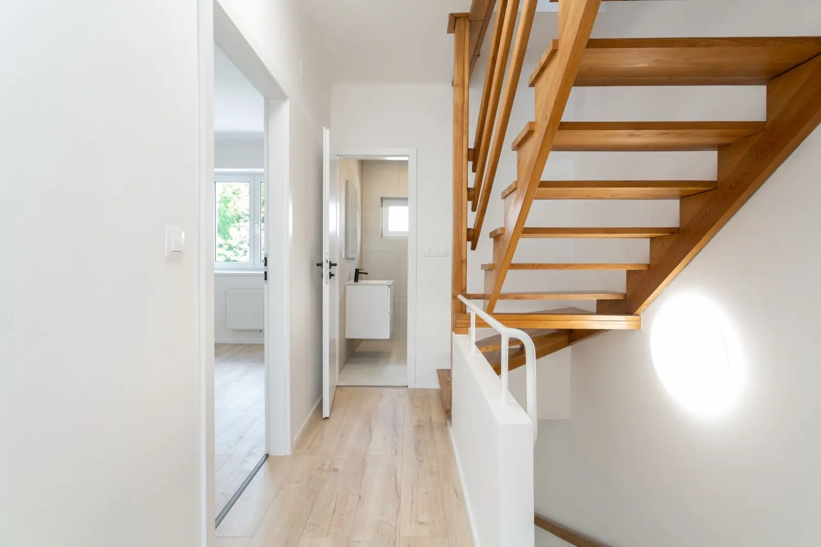 Prodej domu 150 m², pozemek 143 m², Slunečnicová, Praha