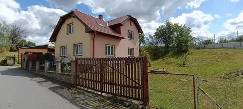 Pronájem hezkého RD, Dolní Krupá, zahrada